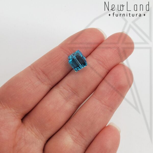 Бусина кристалл Сваровски 8 мм (Aquamarine)